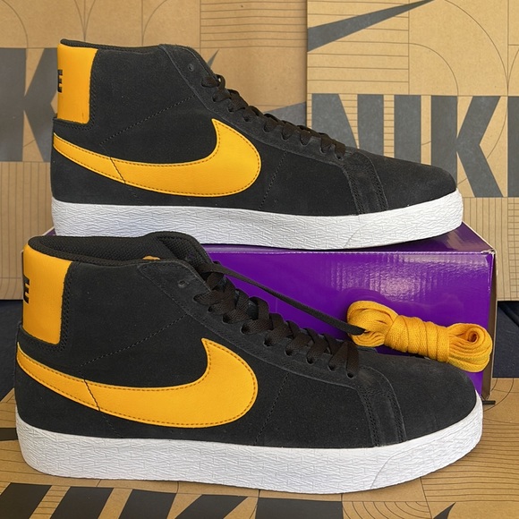 Nike SB ZOOM BLAZER MID Black/University Gold-Black WMNS - Picture 3 of 16